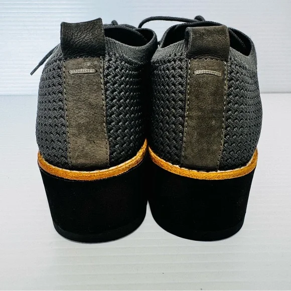 Eileen Fisher Eddy Gray Recycled Stretch Knit Platform
Oxford Size 9 - Picture 9 of 14